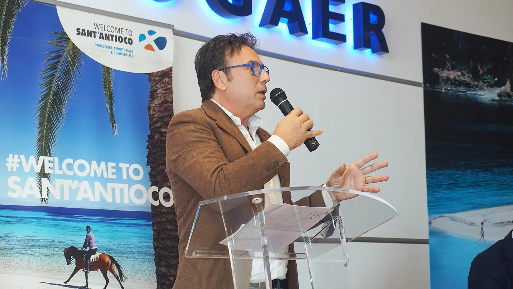 Gianluca Mureddu durante un incontro territoriale